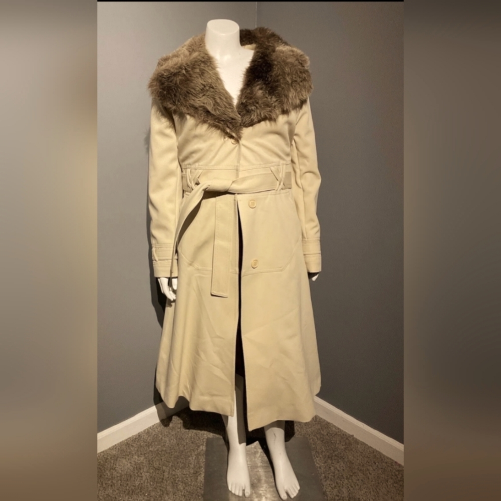 Vintage jc penny tan trench coat Brown Faux fur trim women's size small